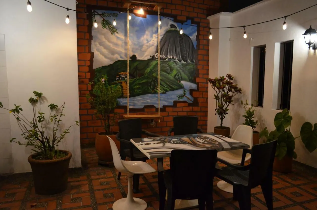 Brick Hostel Medellin 2*,